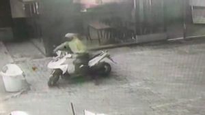 Dalam Hitungan Detik, 2 Pria di Medan Bawa Kabur Motor di Jalan Sisingamangaraja