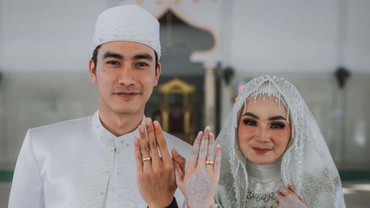 4 Years Chasing Pesinetron Evan Marvino, This Aceh Girl Is Finally Married