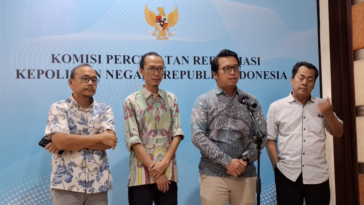 Activists Criticize The Number Of Retired Police Officers Entering The Corporate, Worried About Being A Backing For Environmental Destroyer