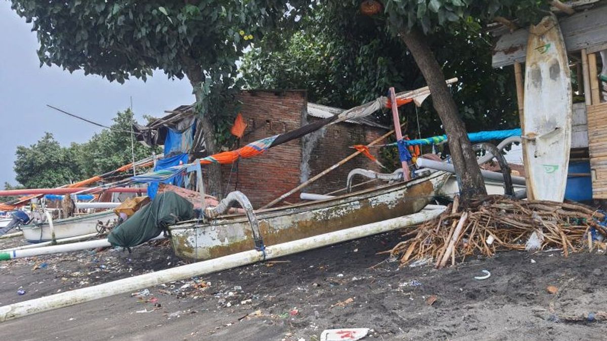 500 KK di Mataram Kena Abrasi Pantai 6 Meter, Pemkot: Program Selter Pemecah Ombak Jalan