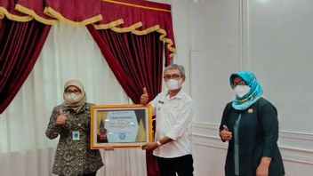 Berita Kulon Progo: Pemkab Mendapat Piagam UHC Karena 95,46 Persen Masyarakat Ikut JKN
