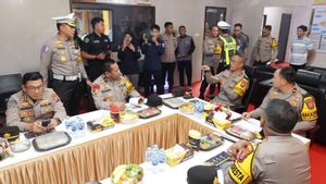 East Java Police Chief Checks Security And Service Posts In Surabaya