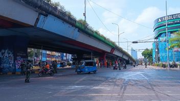 Rue devant Mako Brimob Kwitang peut être traversée par les véhicules publics