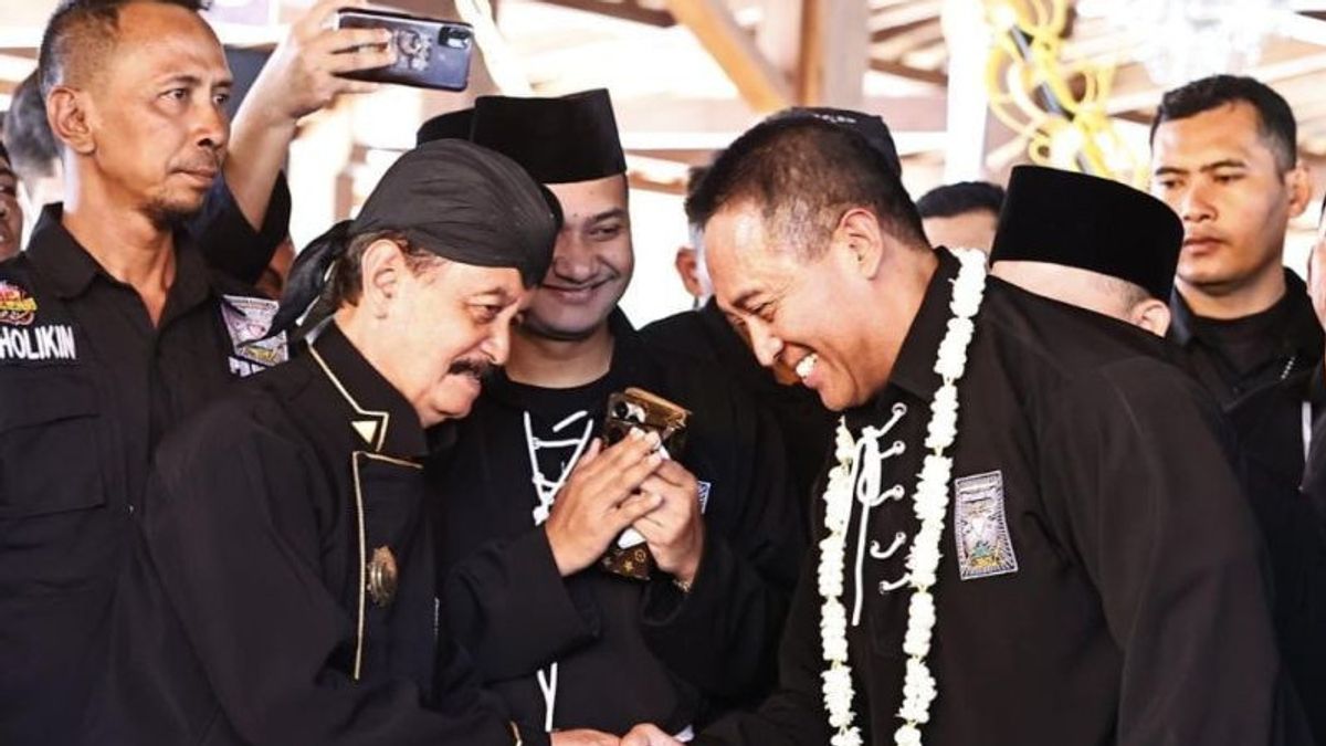 印尼国民军司令安迪卡·佩尔卡萨将军被确认为PSHT的主要荣誉市民