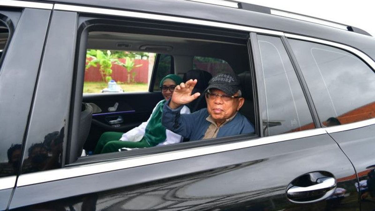 Saat Wapres Ma'ruf Amin dan Istri Jajal Kenyamanan Mobil Paspampres di Sela Kunjungan ke Banten
