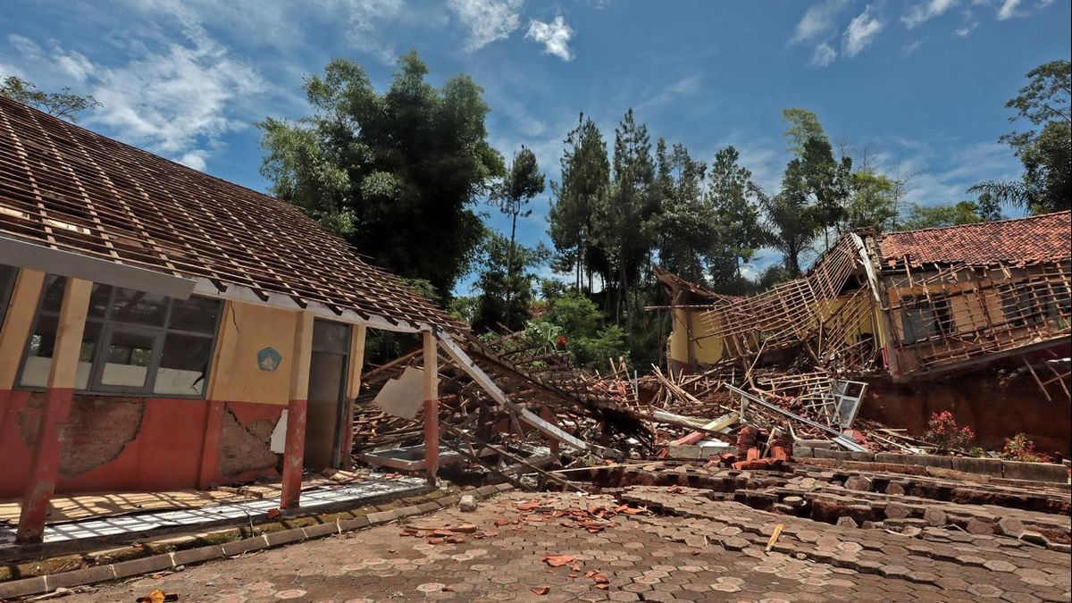 The Government Will Relocate Dozens Of Houses Threatened By Landslides In West Bandung