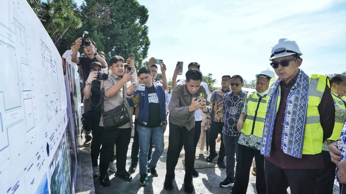 متحف سولوت ديرومباك ، وزير الثقافة يشجع على معايير ما يعادل المتحف العالمي