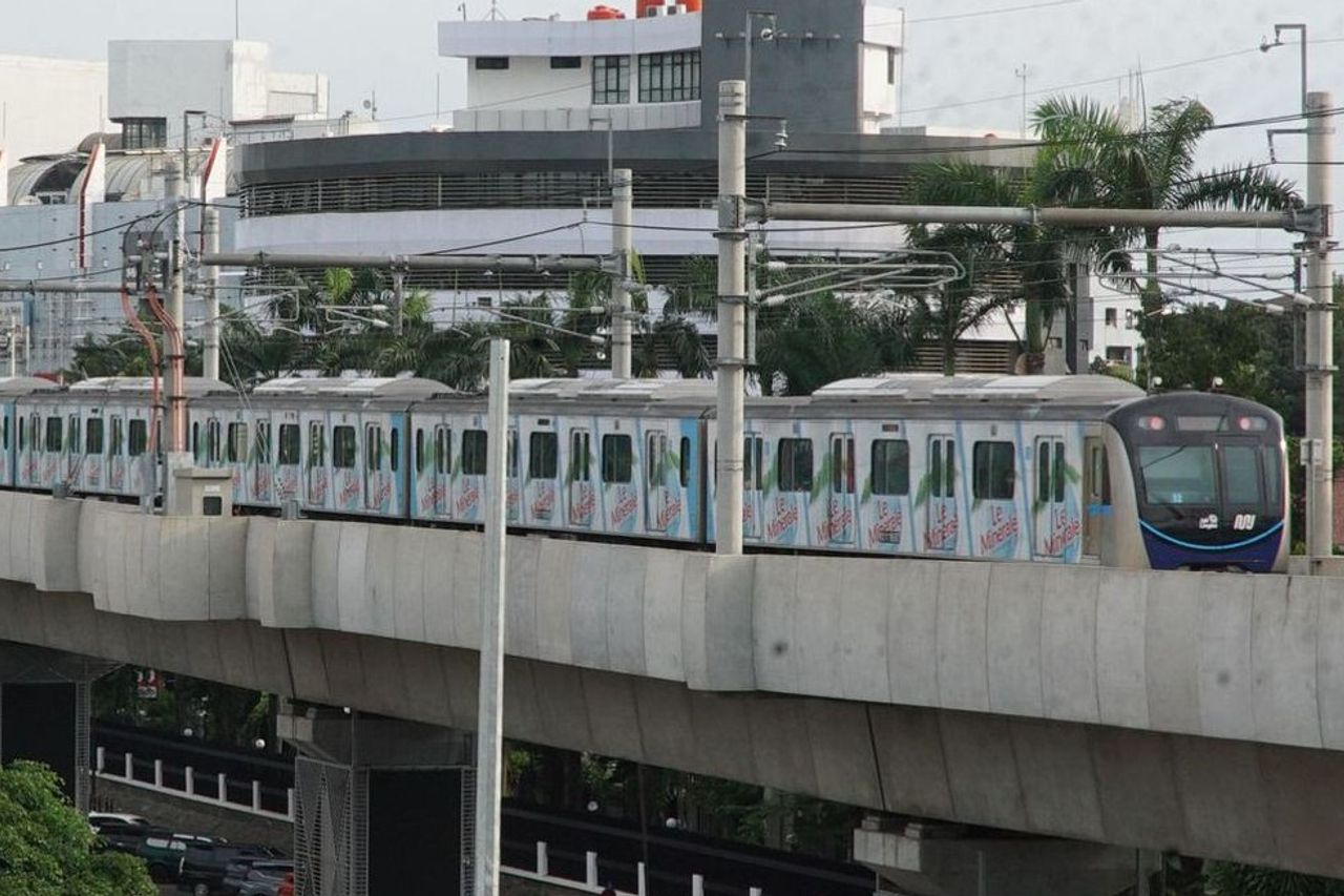 日本大使館がmrtジャカルタに賞を授与