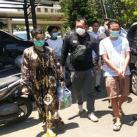 Ntb 警方逮捕逃犯毒品类捕捉者在班尤旺吉， 西塔 2 汽车