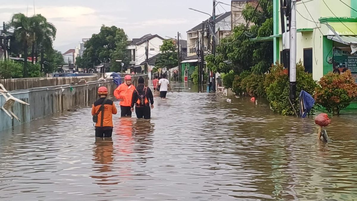 Floods Hit 7 South Tangerang Village Reportedly Gradually Recede