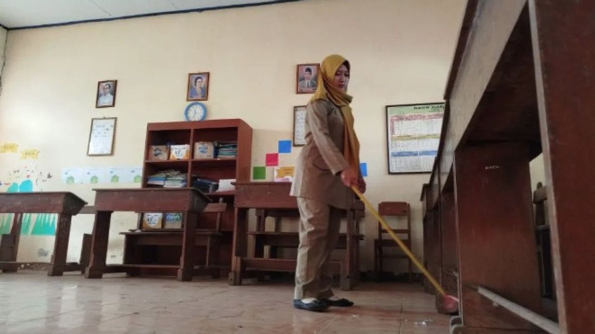 Pemerintah Gagal Membuat Mutu Sekolah Merata, Guru Sibuk Blusukan Cari Murid