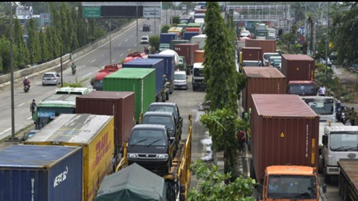 Officers Find Container Trucks Not In Accordance With Crossing Rules In Koja Jakut