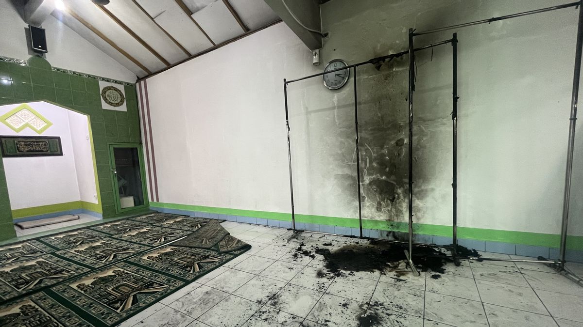 Aksi Bakar-bakaran di Dalam Musala Tebet, Pria Mabuk Mengaku Diganggu Nyamuk Usai Curi Kotak Amal