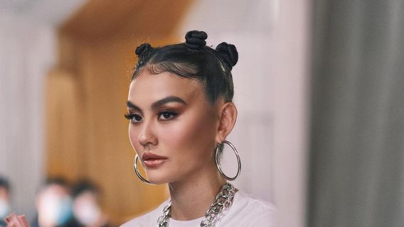 Rich Brian, Cinta Laura, Agnez Mo, dan Raisa Masuk ke 100 Selebritas Asia Berpengaruh Versi Forbes