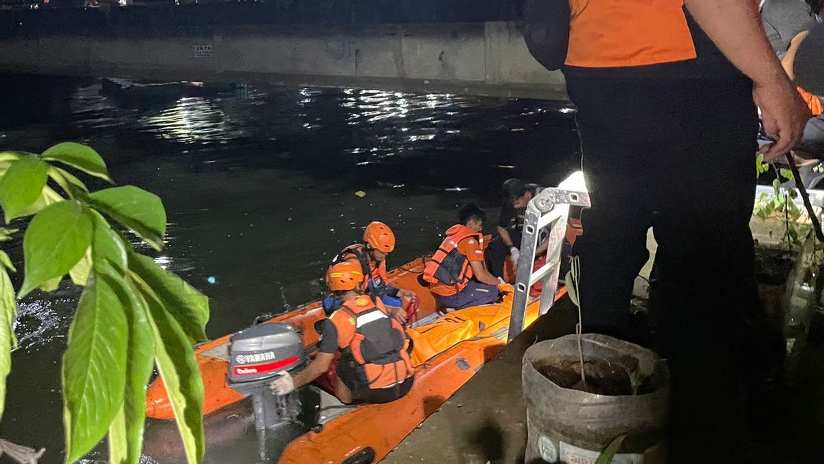 Pria Tenggelam di Aliran Kali Sunter Akhirnya Ditemukan Meninggal Dunia Oleh Tim SAR Gabungan