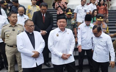 Menko Polkam Keliling Gereja di Jakarta Pastikan Keamanan Malam Natal