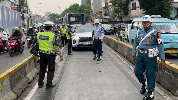 TNI-Polri 成员在跨雅加达线路过境时不符合法律规定,仍然可以采取行动