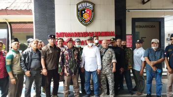 退役的印尼战士格鲁杜克小组坦格朗地铁警察，怎么了？