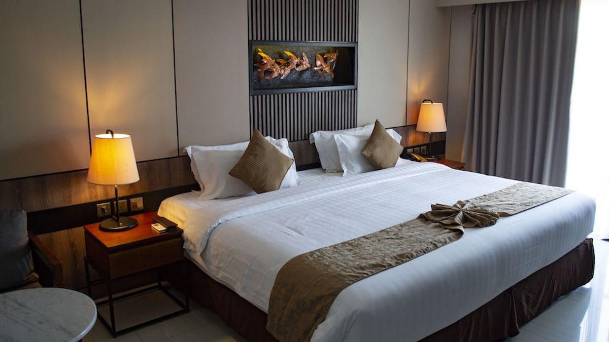 7 Alasan Kenapa Tidak Ada Jam Dinding di Kamar Hotel