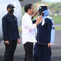 Ganjar Pranowo Tak Terbendung, Dinobatkan Gubernur Terpopuler 2021 Saingi Anies Baswedan