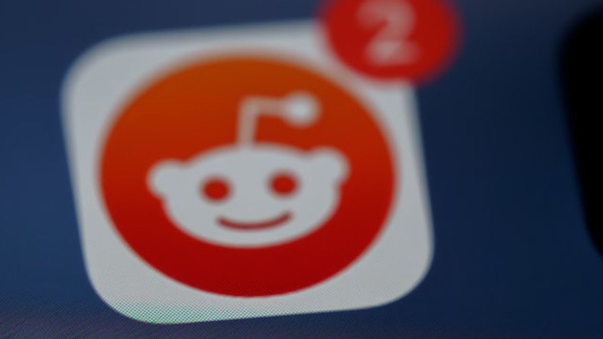 Feeling Disturbed? Here's How To Report Users On Reddit