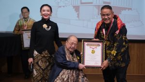 Jaya Suprana移交MURI记录证书,Ketum JMSI Raih文化大师奖