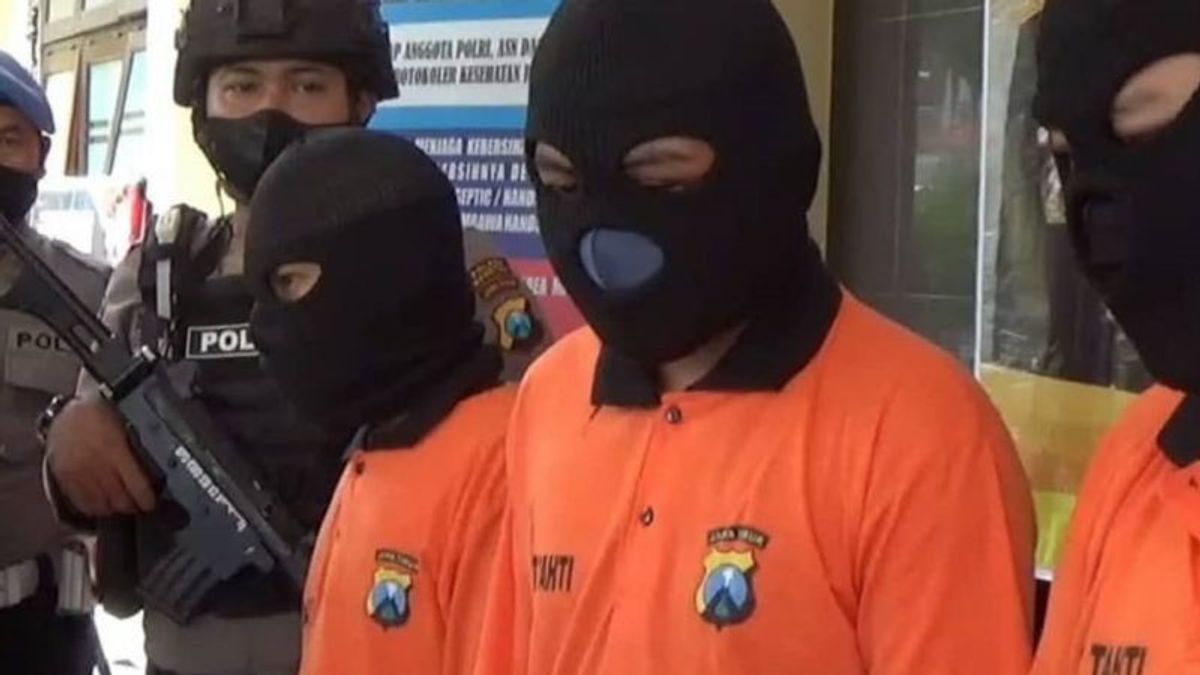 لصوص يتظاهرون بأنهم ضباط لقاح أثناء إحضار موقد الغاز كهدية في ماجيتان القبض