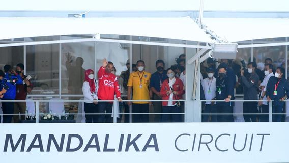 Arriving At The Mandalika Circuit, President Jokowi Greets MotoGP Spectators From The Royal Box