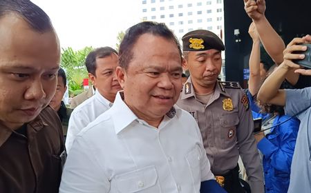 Hari Ini KPK Periksa Eks Dirjen Imigrasi Ronny Sompie di Kasus Hasto Kristiyanto