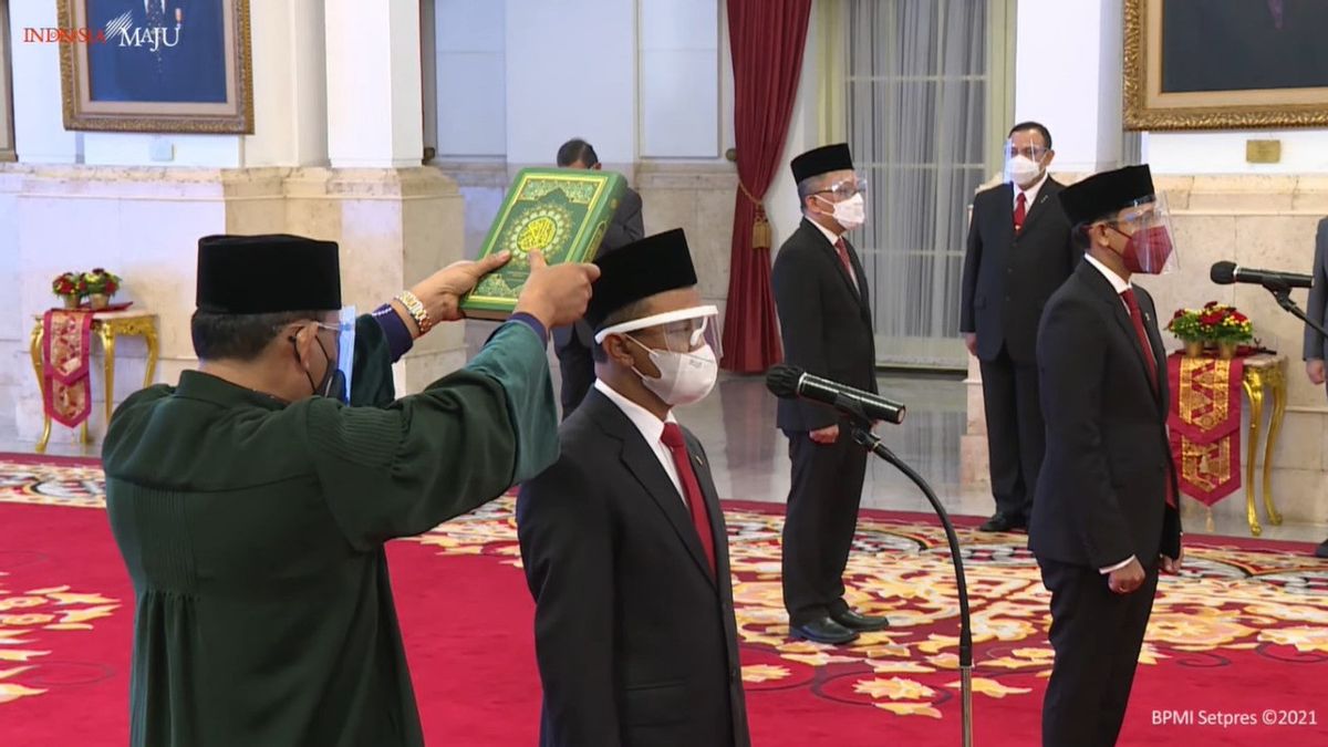 President Jokowi Inaugurated Bahlil Lahadalia As Minister Of Investment And Nadiem Makarim Minister Of Education And Culture-Research And Technology