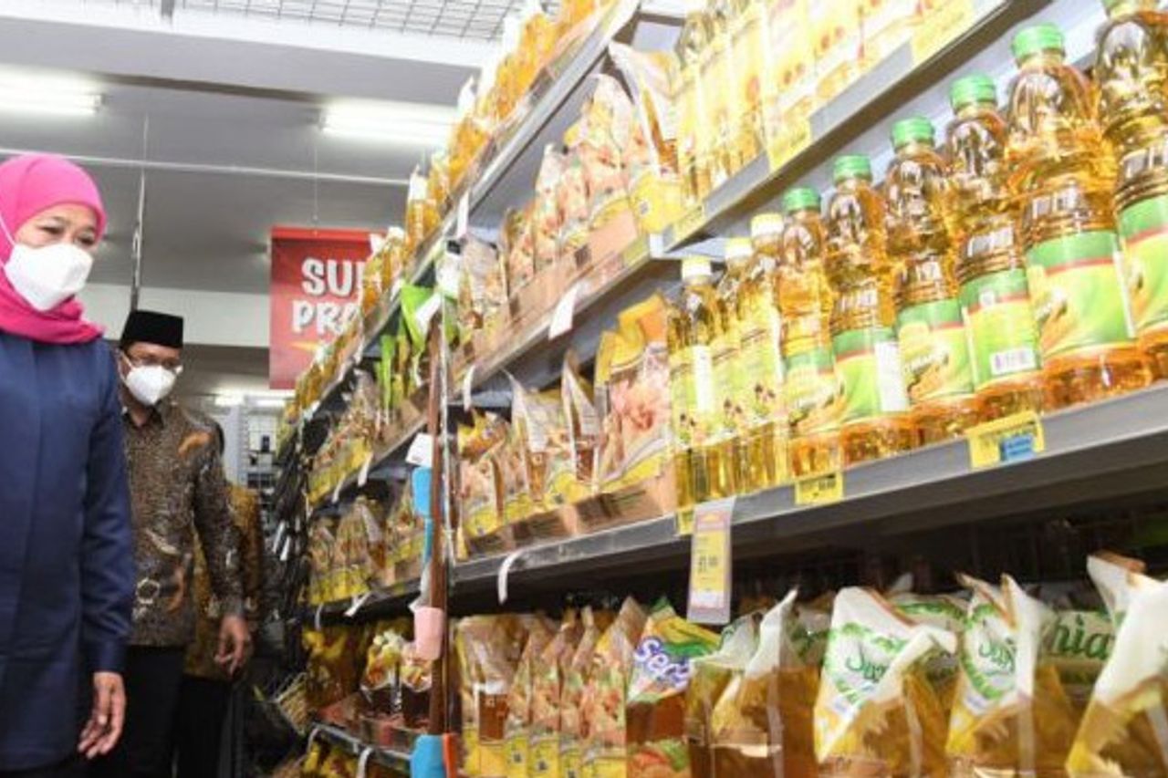 東ジャワの食用油の価格はRp14,000 / リットルです、毎月2億5000万リットルの在庫のために購入する必要はありません