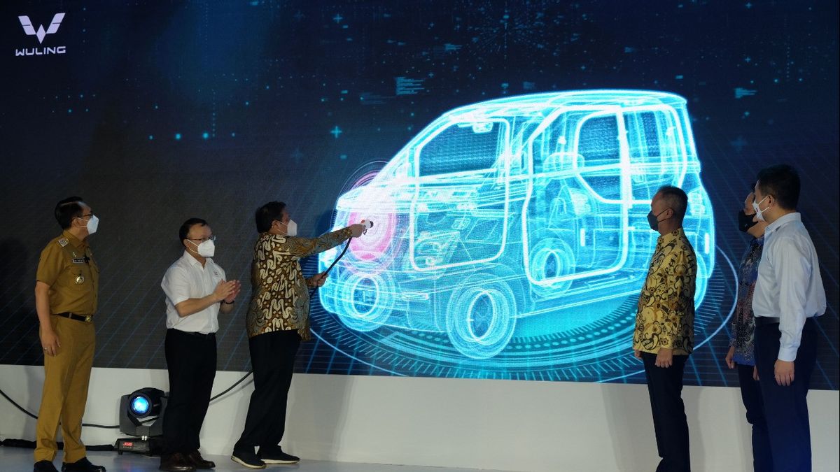 Wuling Mulai Produksi Mobil Listrik di Indonesia, PLN Siapkan Stimulus untuk Konsumen