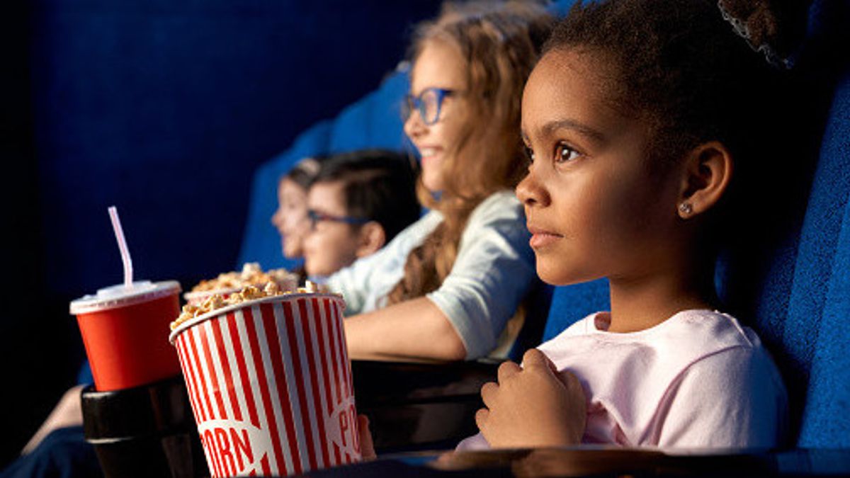 Baru Pertama Kali Ajak Si Kecil Nonton di Bioskop, Ikuti 5 Tips Ini