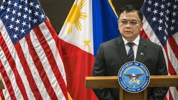 Puluhan Kapal China Hadir di Perairan yang Disengketakan, Menhan Filipina: Perintah Presiden Jelas