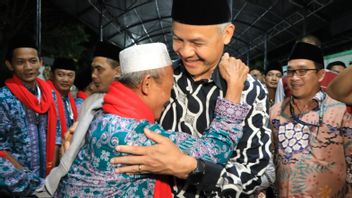Lepas Kloter Pertama Ibadah Haji 2023, Ganjar Pranowo Puji Perjuangan Pedagang Tempe