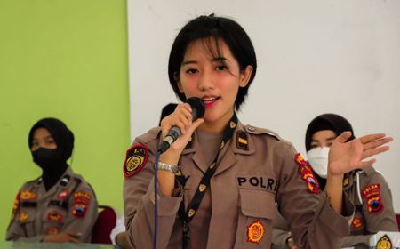 Polwan Cantik Ini Ingin Siswa SMA di Jateng Bijak Menyikapi Konten Negatif di Medsos