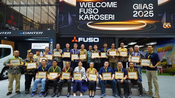 55, anniversaire en Indonésie, le titre Mitsubishi Fuso Karoser Prix 2025 encourage la normalisation de l’industrie nationale des voitures