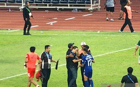 CEO PSIS Semarang Terkena Lemparan Batu Saat Kericuhan di Stadion Jatidiri