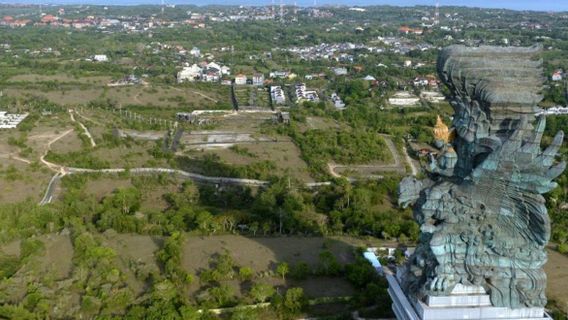 Video Pria di Atas Patung GWK Dinarasikan Ingin Bunuh Diri Dipastikan Hoaks