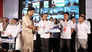 Menteri PKP Serah Terima Kunci Rumah Subsidi untuk Buruh Pabrik Kahatex