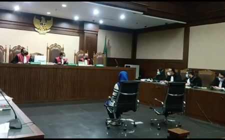 Tangis Jaksa Pinangki saat Bertemu Anita Kolopaking di Ruang Sidang: Maaf Kalau Ada Salah, Kita Bersahabat