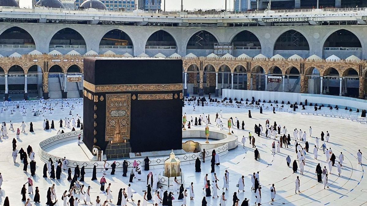 Avant L’Aïd Al-Adha, Le Soleil Traverse Juste Au-dessus De La Kaaba, Il Est Temps De Vérifier La Direction De La Qibla