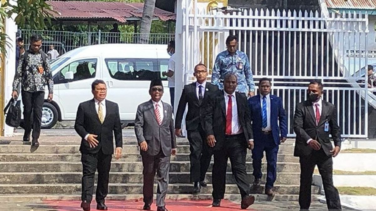 Mahfud MD Berziarah ke Taman Makam Pahlawan Seroja Dili