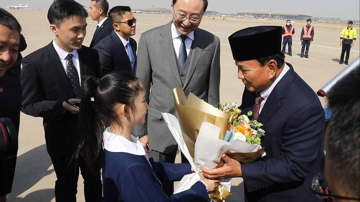 プラボウォが中国に到着し、習近平と会い、中国国防相に首相