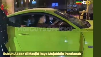 Mewah! Ustaz Abdul Somad Kendarai Ford Mustang Rp2 Miliar, Denny Siregar: Mending Jadi Penceramah