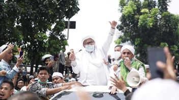 费萨尔·巴斯里（Faisal Basri）称失业为许多人，为什么加入Rizieq Shihab？