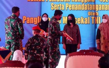 Panglima TNI Serahkan Rumah untuk Ahli Waris Kru KRI Nanggala 402