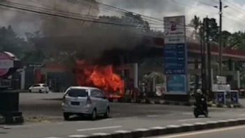 Baledono Magelang加油站被烧毁