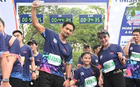 Tularkan Gaya Hidup Sehat, Ibnu Jamil Ajak Ririn Ekawati dan Anaknya Ikut Kegiatan Lari