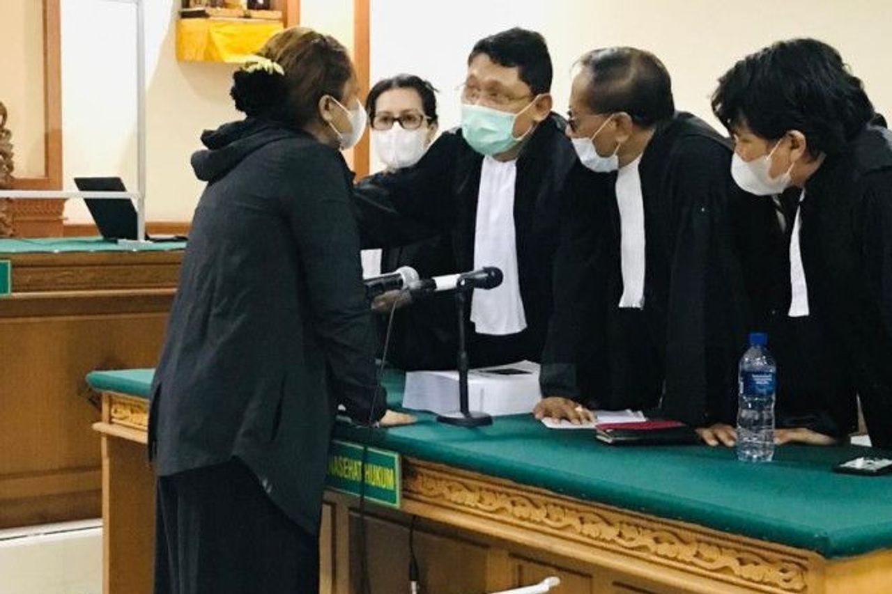 KPK検察官、タバナン元摂政に懲役4年を要求
